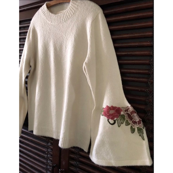 S Ivory Sweater Embroidered Vintage Pink Roses - Picture 6 of 6